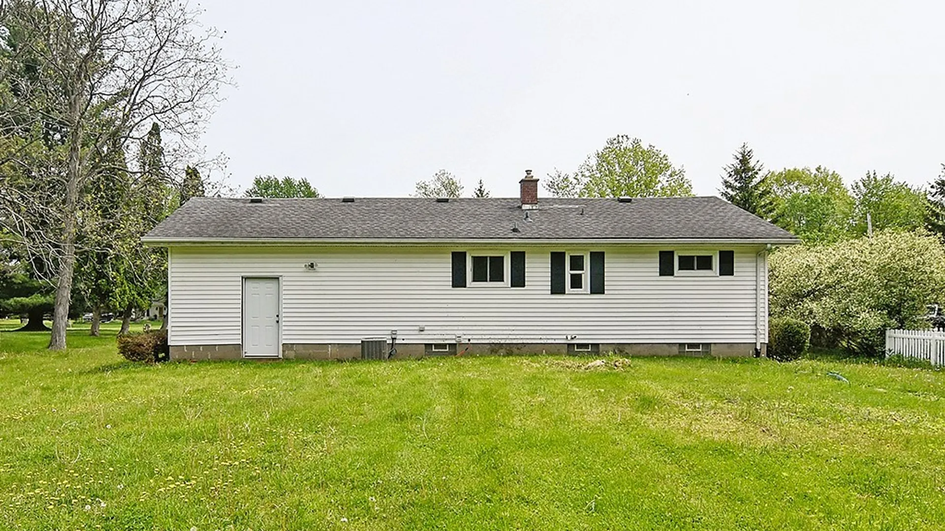 Property at 130 Ransom Road, Lancaster, NY 14086 3