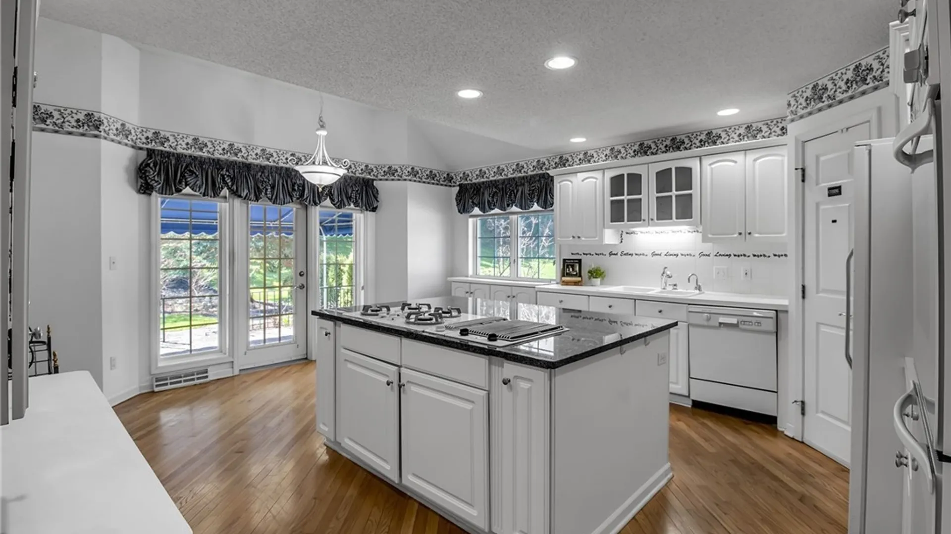 Property at 11 Brambly Court, Amherst, NY 14221 12