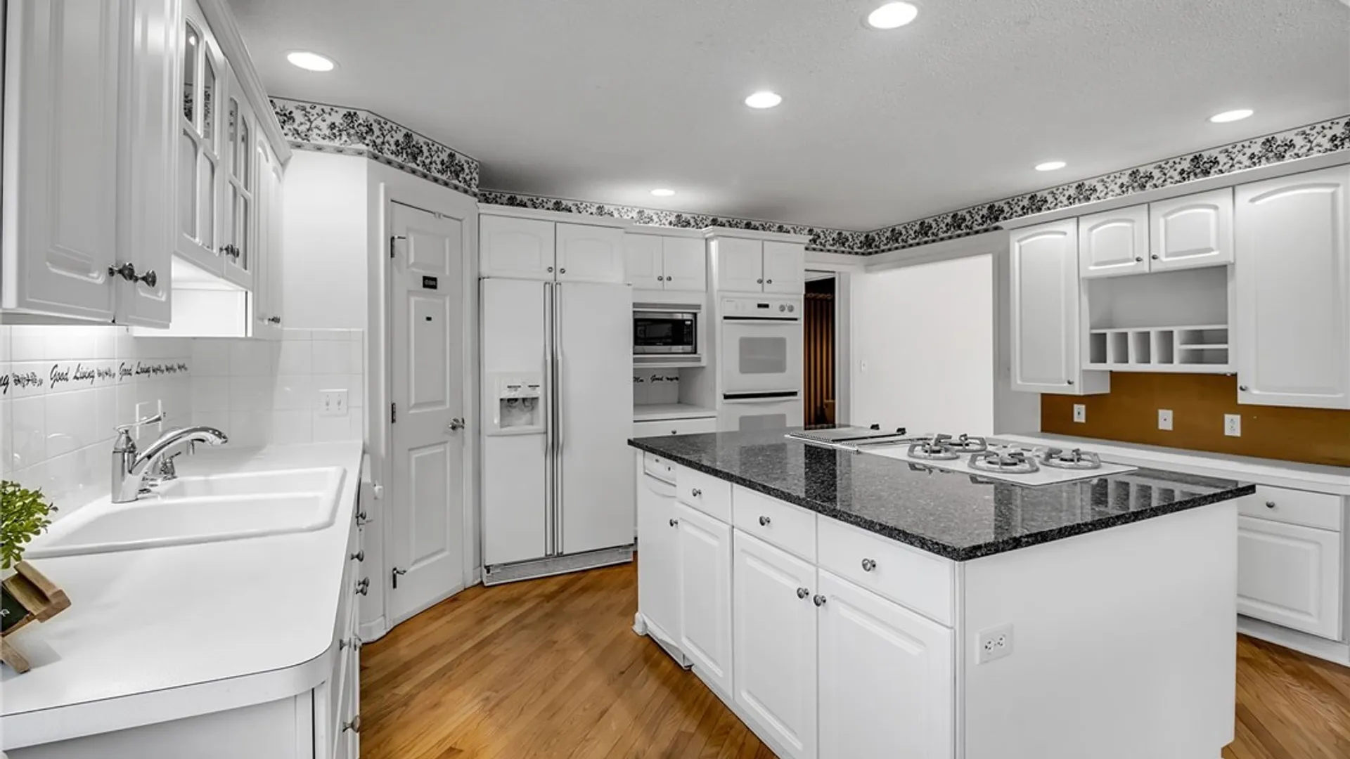 Property at 11 Brambly Court, Amherst, NY 14221 16
