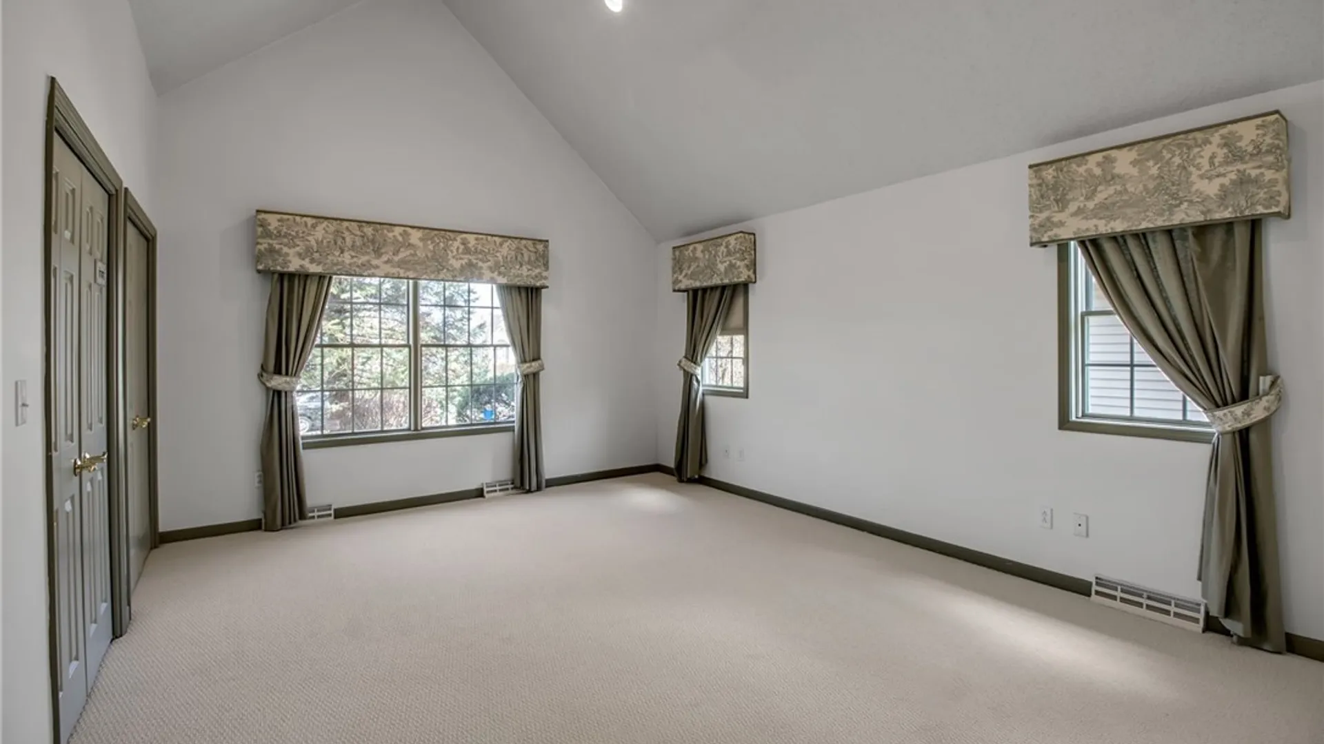 Property at 11 Brambly Court, Amherst, NY 14221 18