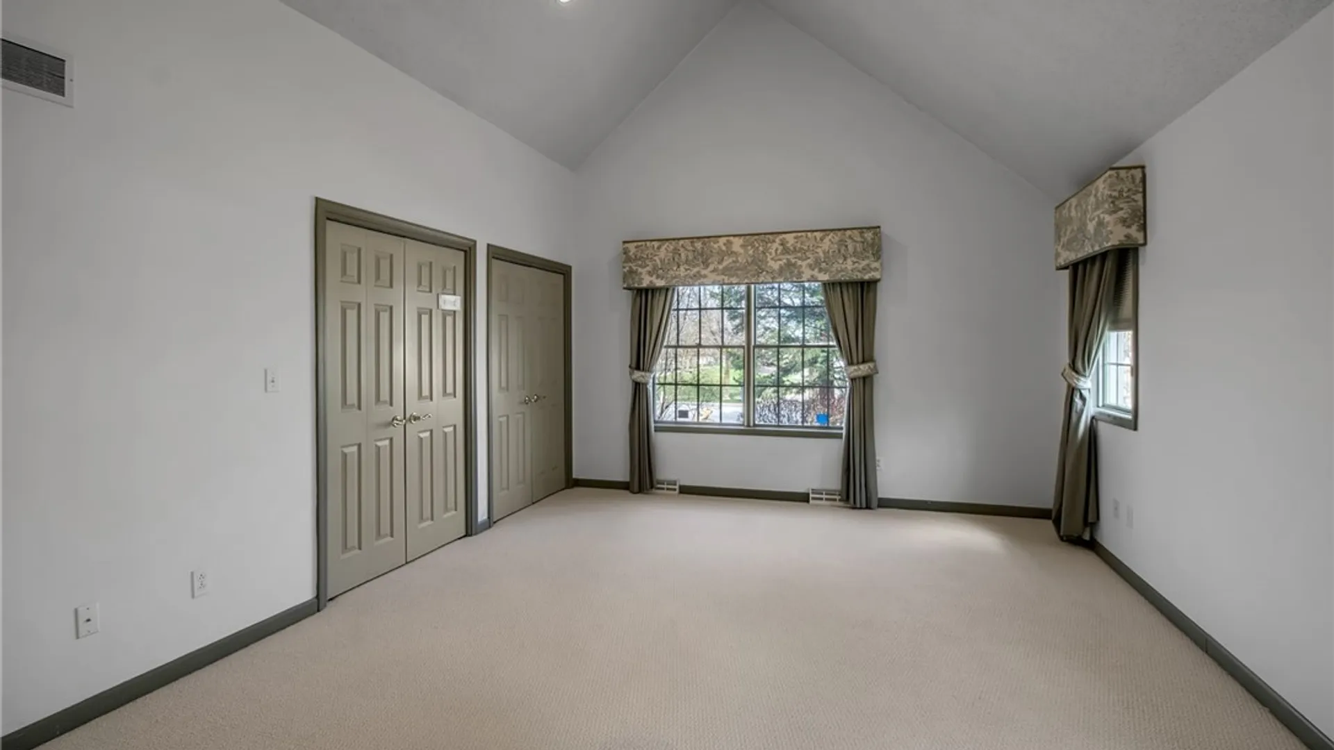 Property at 11 Brambly Court, Amherst, NY 14221 19