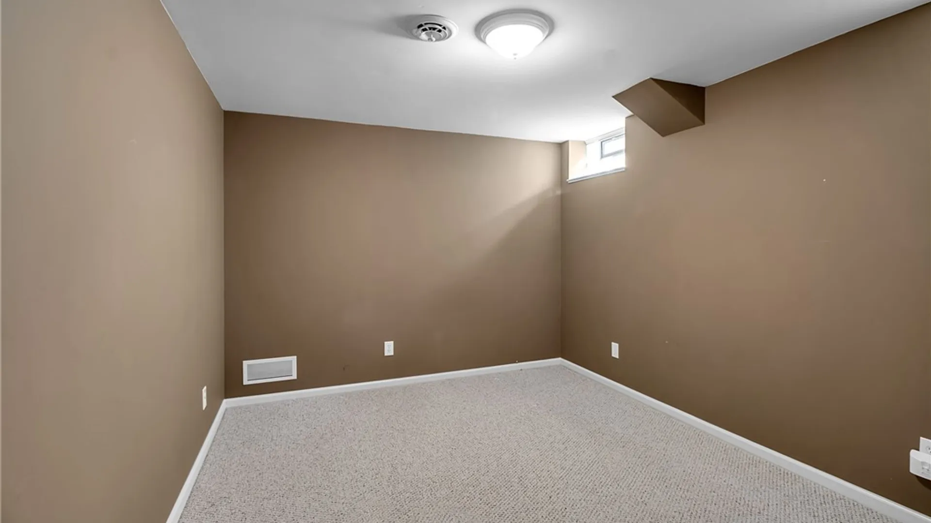 Property at 11 Brambly Court, Amherst, NY 14221 32