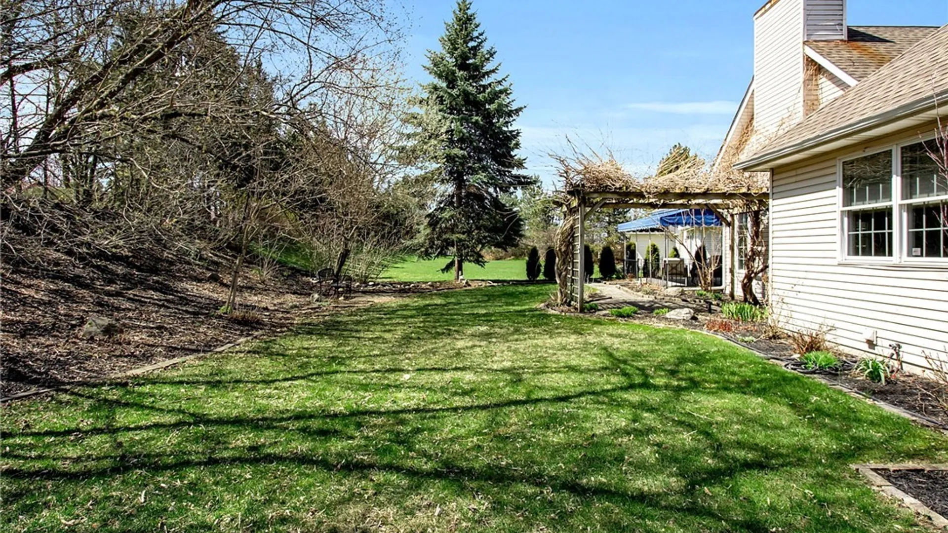 Property at 11 Brambly Court, Amherst, NY 14221 42
