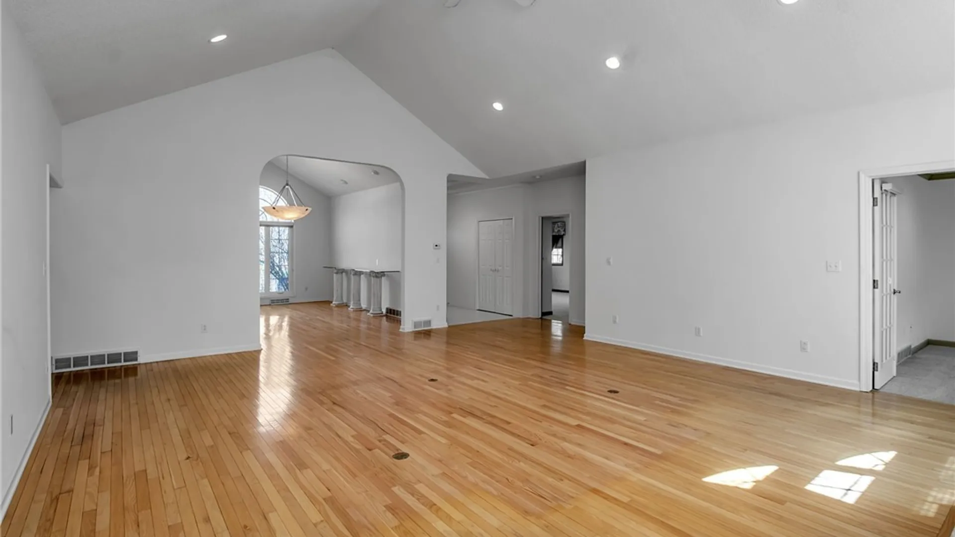 Property at 11 Brambly Court, Amherst, NY 14221 8