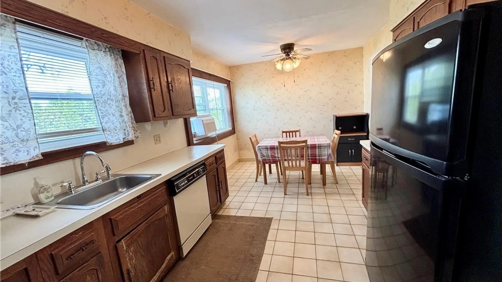 Property at 344 Wendell Terrace, Syracuse, NY 13203 5