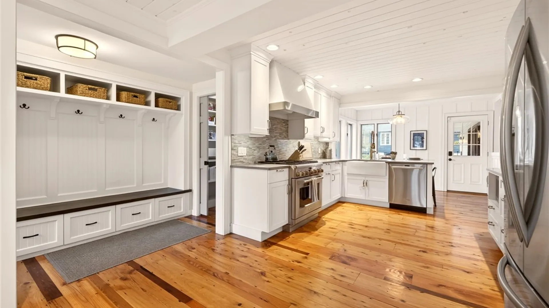 Property at 3 Stonegate Lane, Pittsford, NY 14534 10