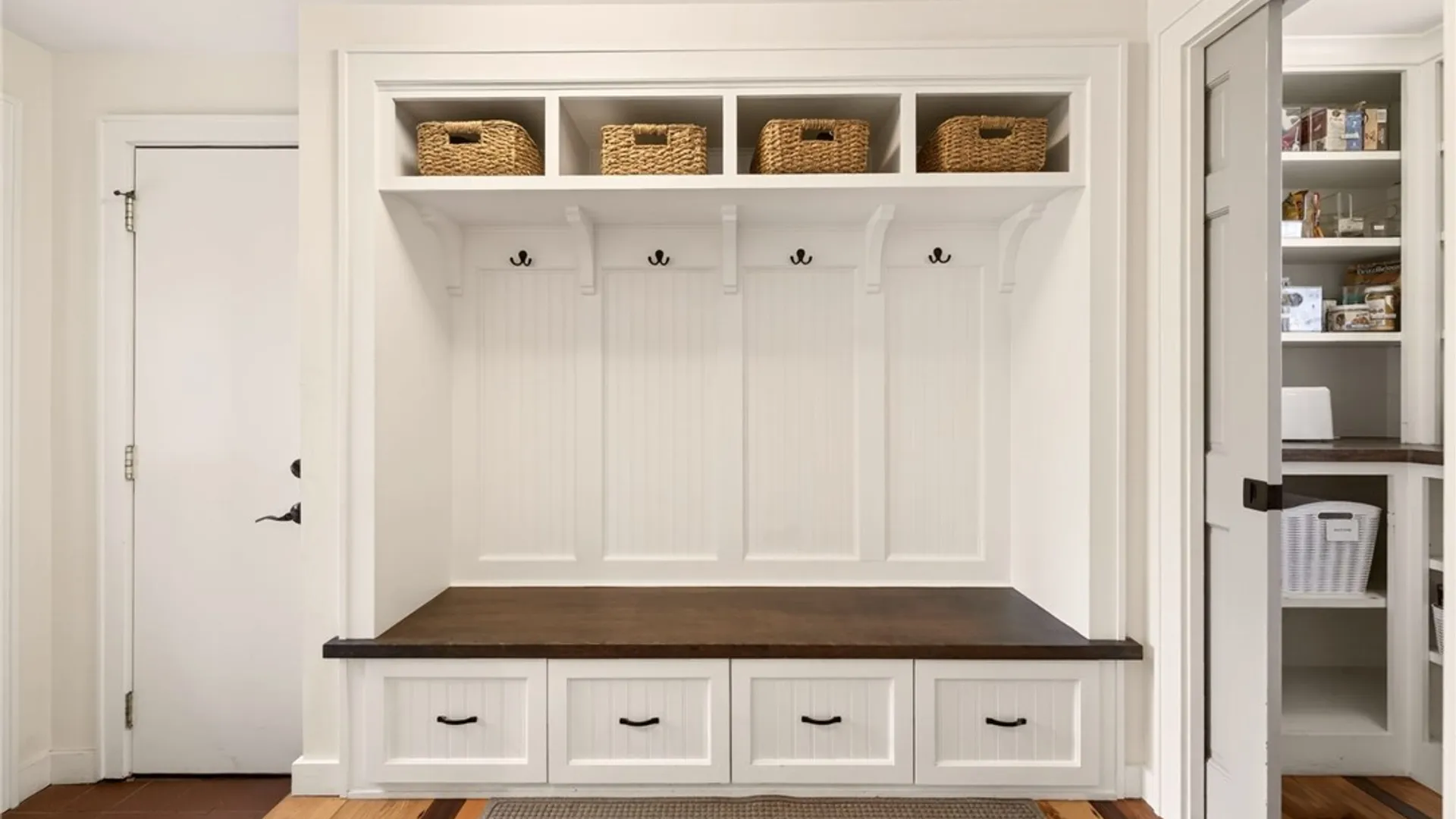 Property at 3 Stonegate Lane, Pittsford, NY 14534 11