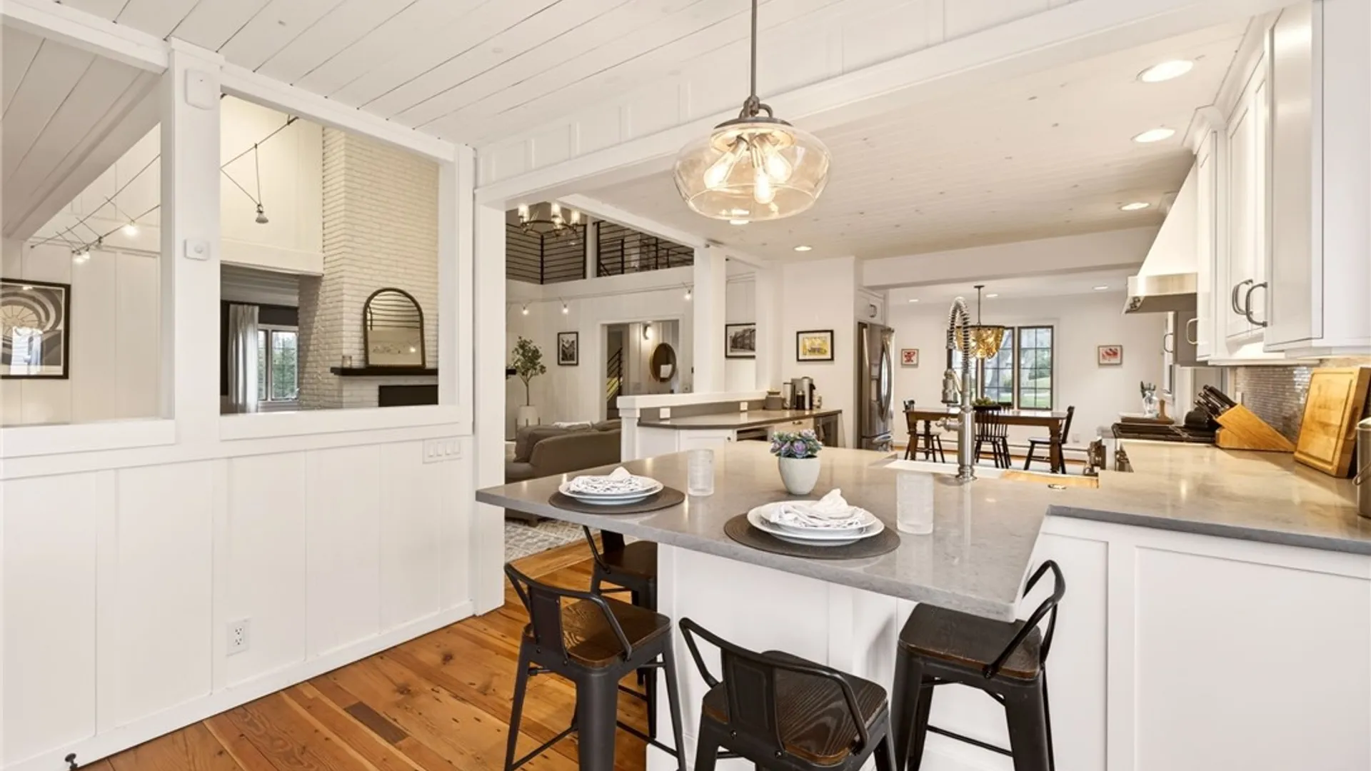 Property at 3 Stonegate Lane, Pittsford, NY 14534 13