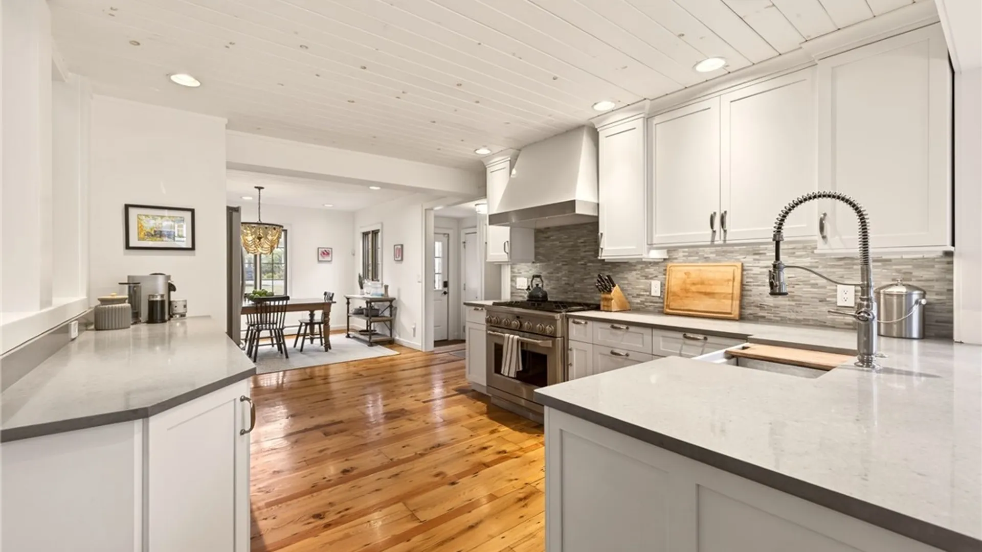 Property at 3 Stonegate Lane, Pittsford, NY 14534 14