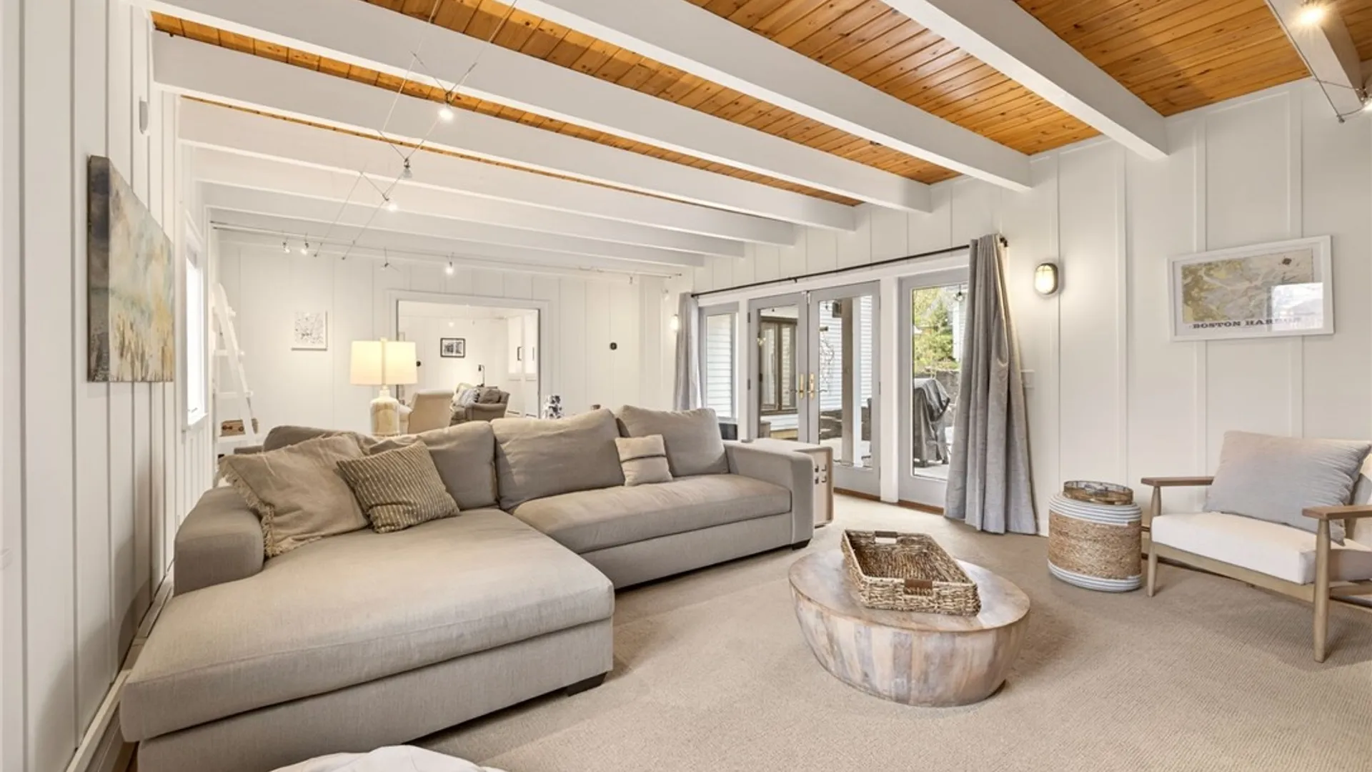 Property at 3 Stonegate Lane, Pittsford, NY 14534 23