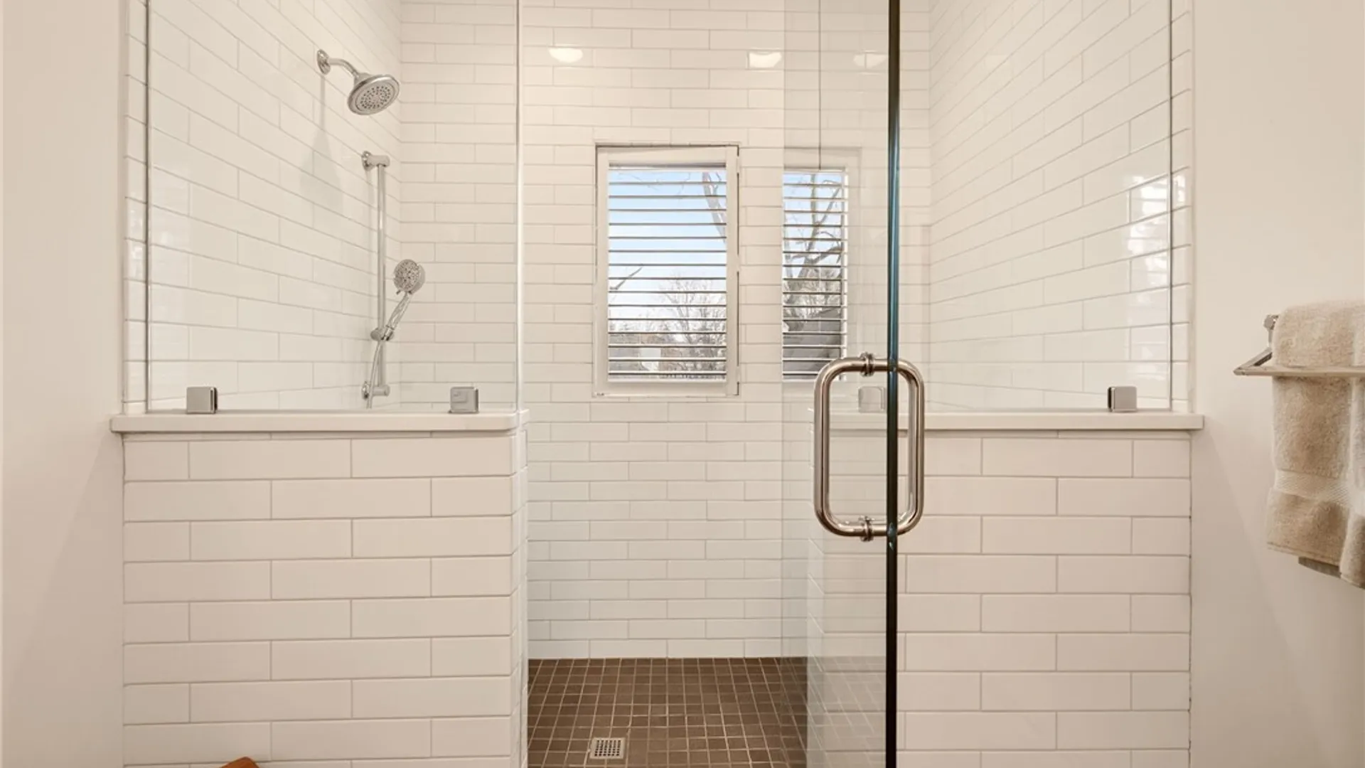 Property at 3 Stonegate Lane, Pittsford, NY 14534 43