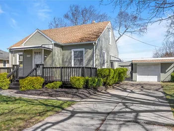 Property at 275 Oakridge Avenue, Tonawanda, NY 14217
