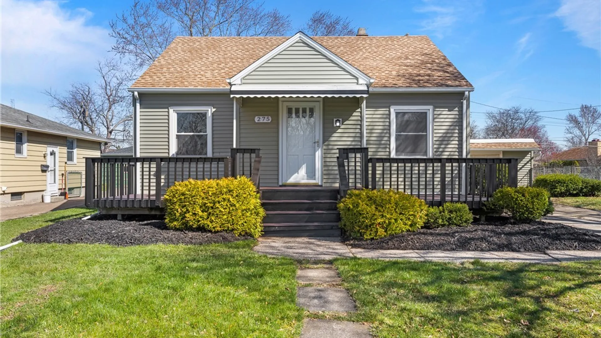 Property at 275 Oakridge Avenue, Tonawanda, NY 14217 2