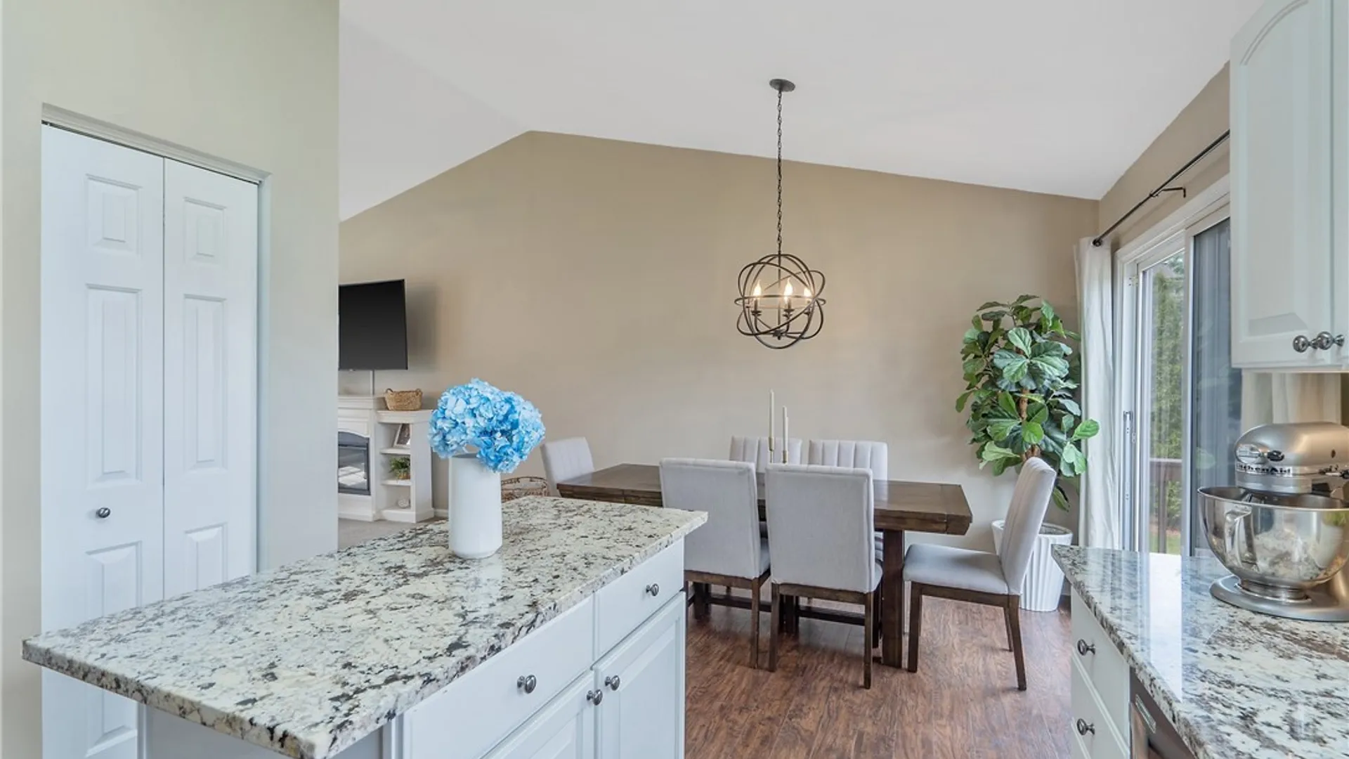 Property at 5015 Dongara Lane, Clay, NY 13041 15