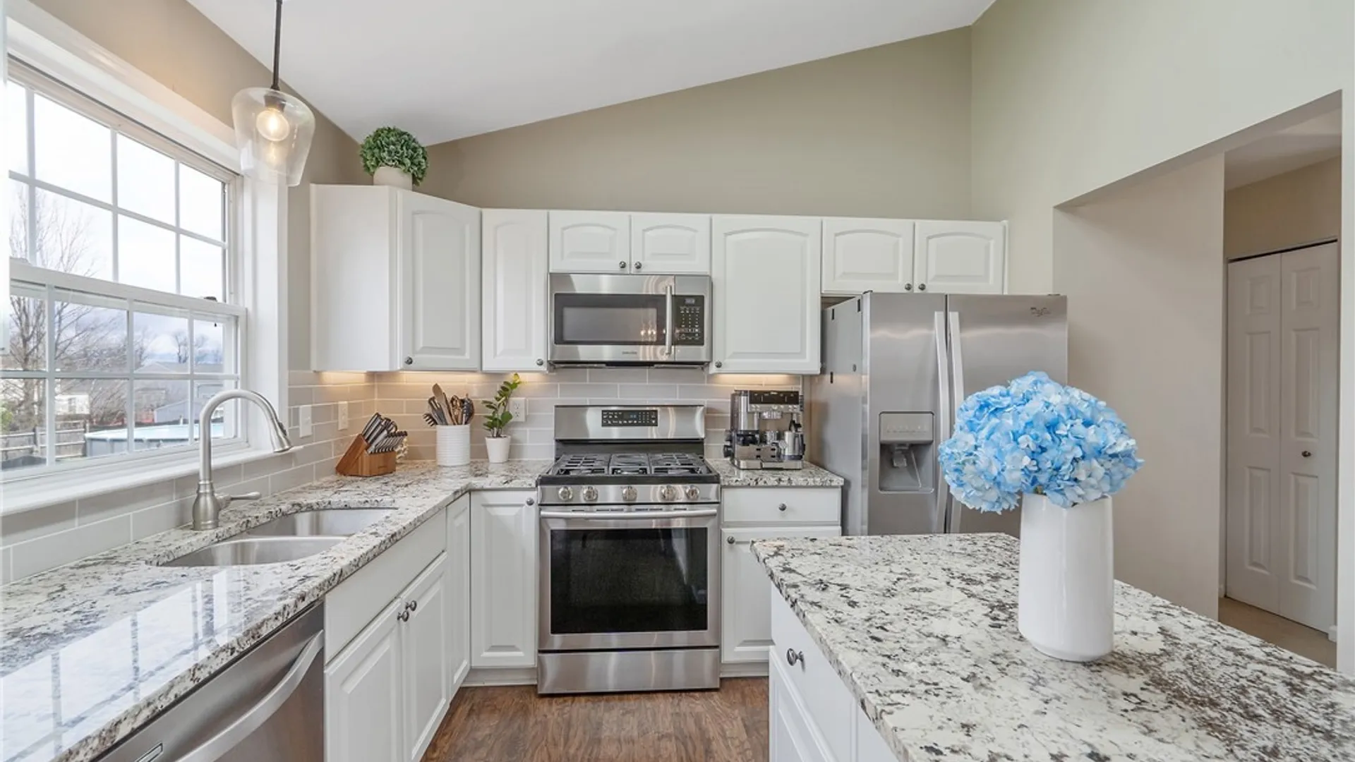 Property at 5015 Dongara Lane, Clay, NY 13041 17