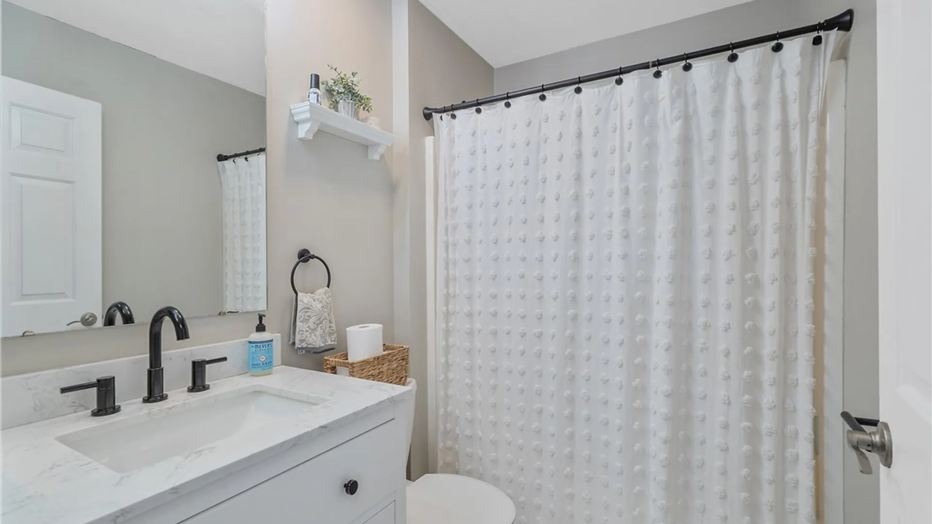 Property at 5015 Dongara Lane, Clay, NY 13041 19