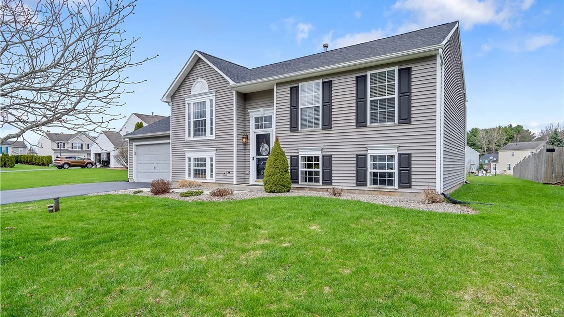 Property at 5015 Dongara Lane, Clay, NY 13041 3