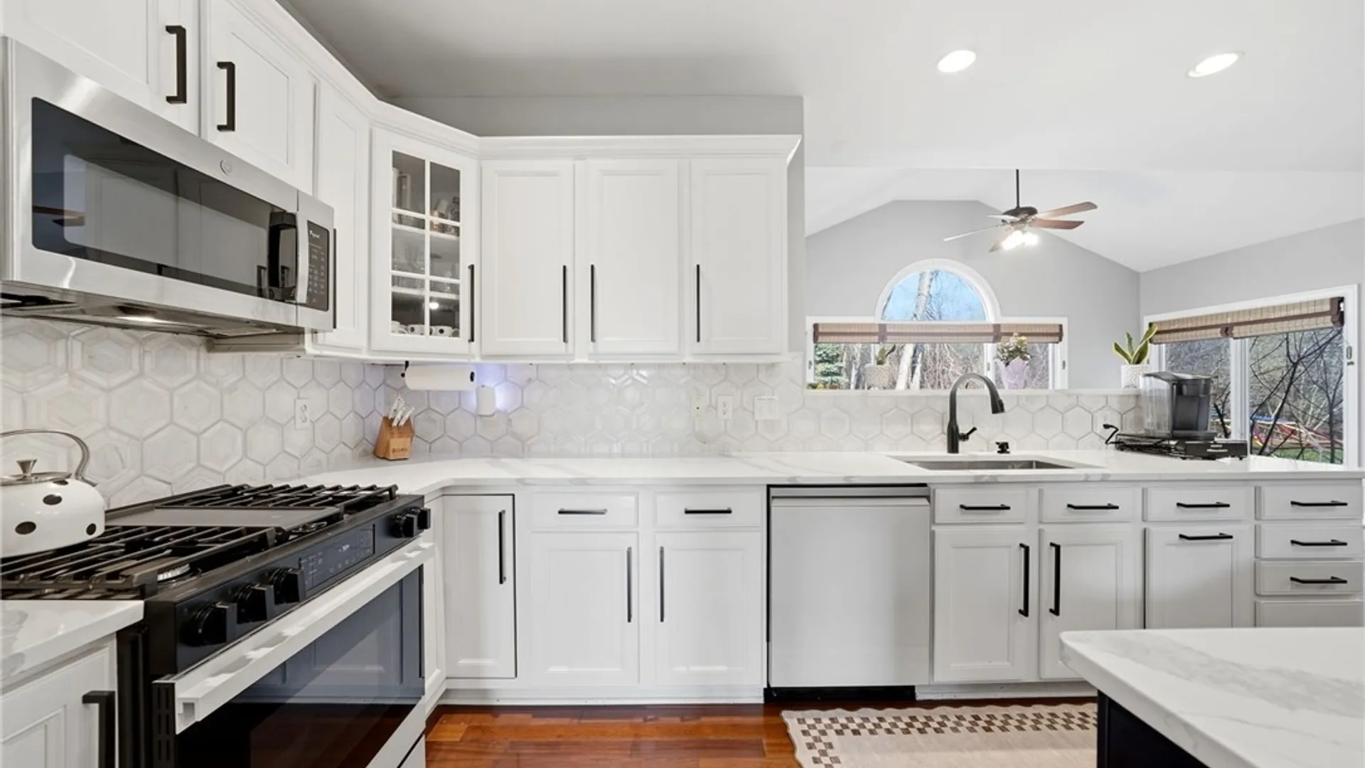 Property at 36 Haverton Lane, Amherst, NY 14228 6