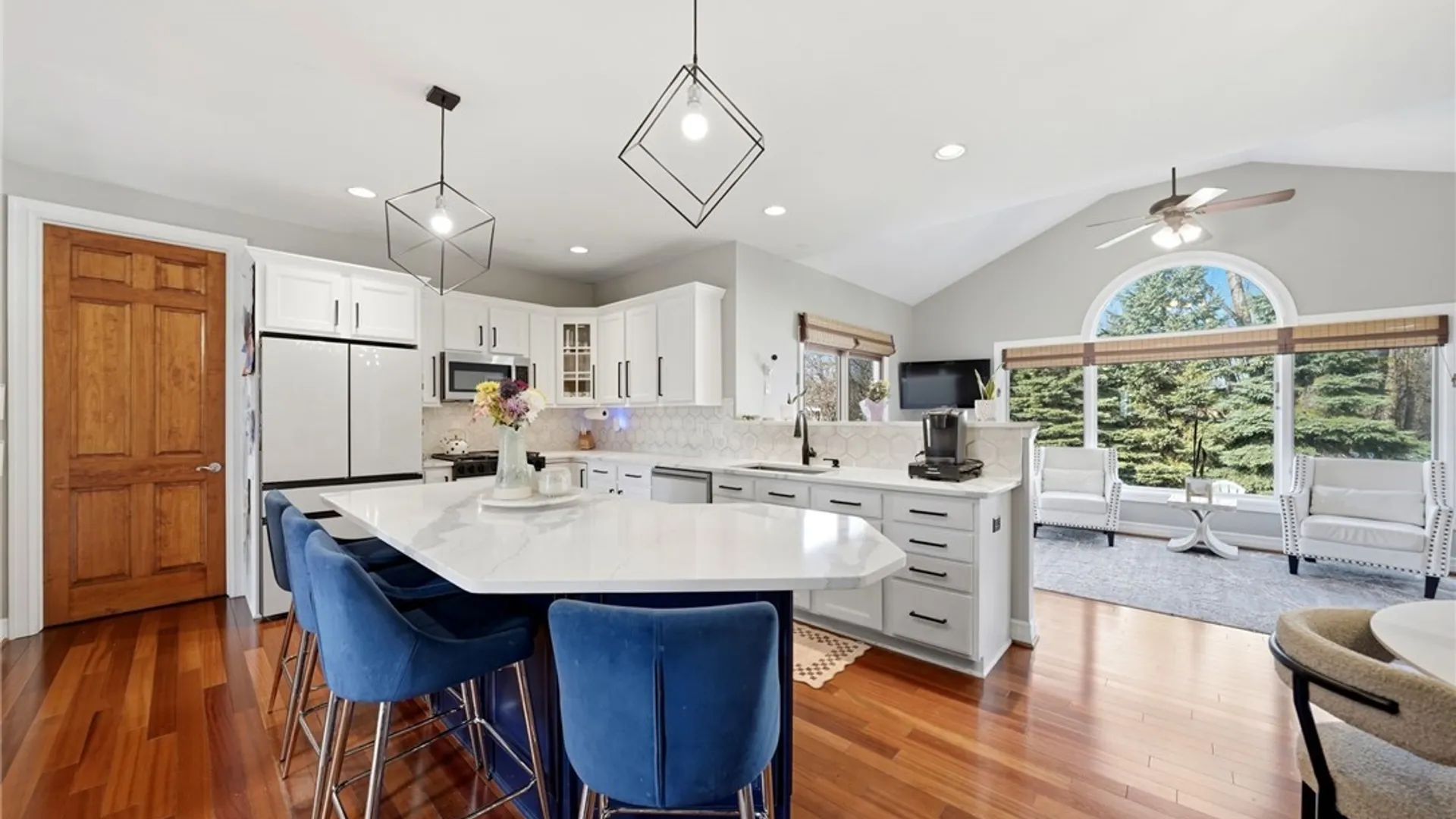 Property at 36 Haverton Lane, Amherst, NY 14228 9