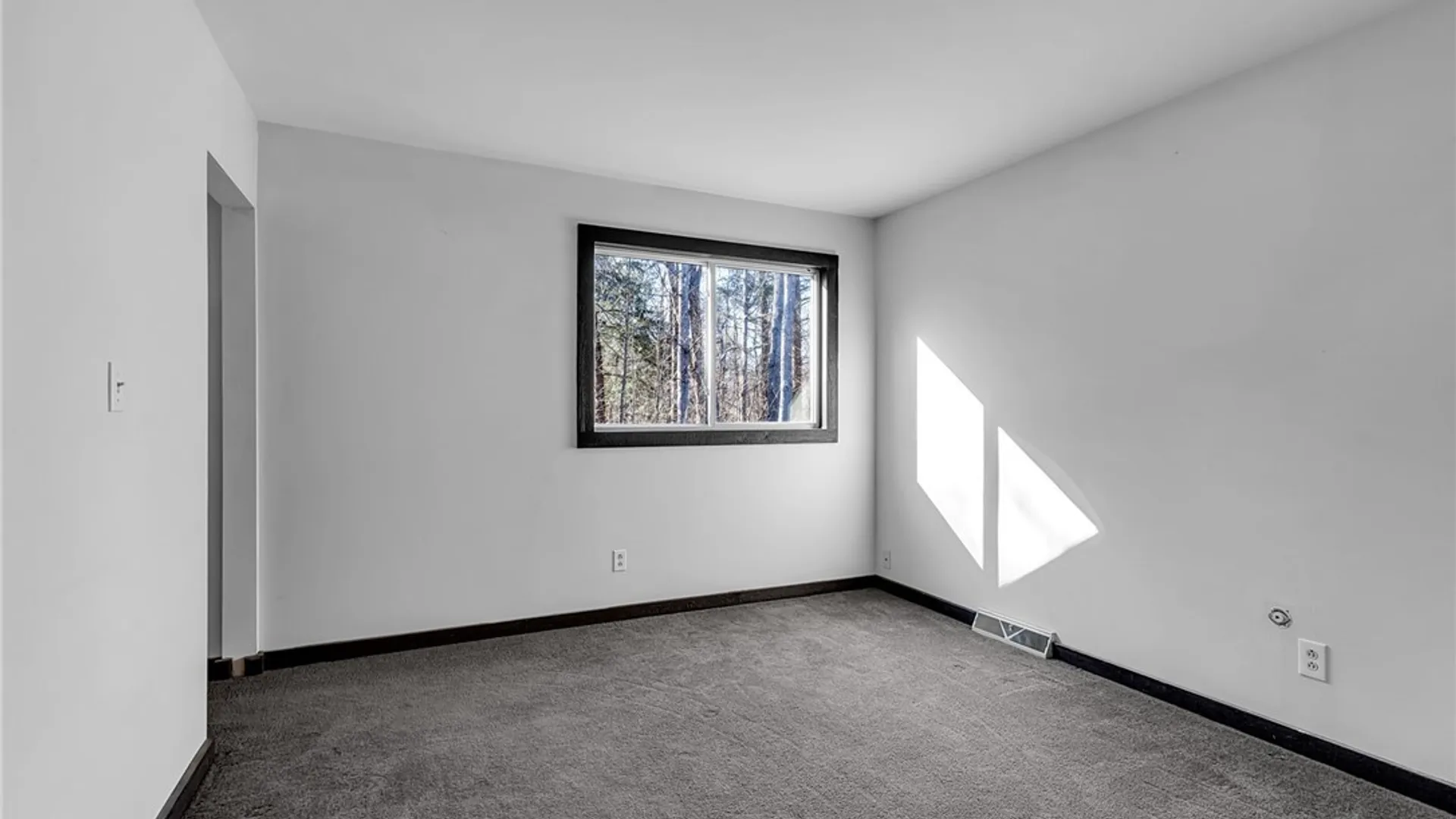 Property at 28 Woodstock Road, Concord, NY 14069 27