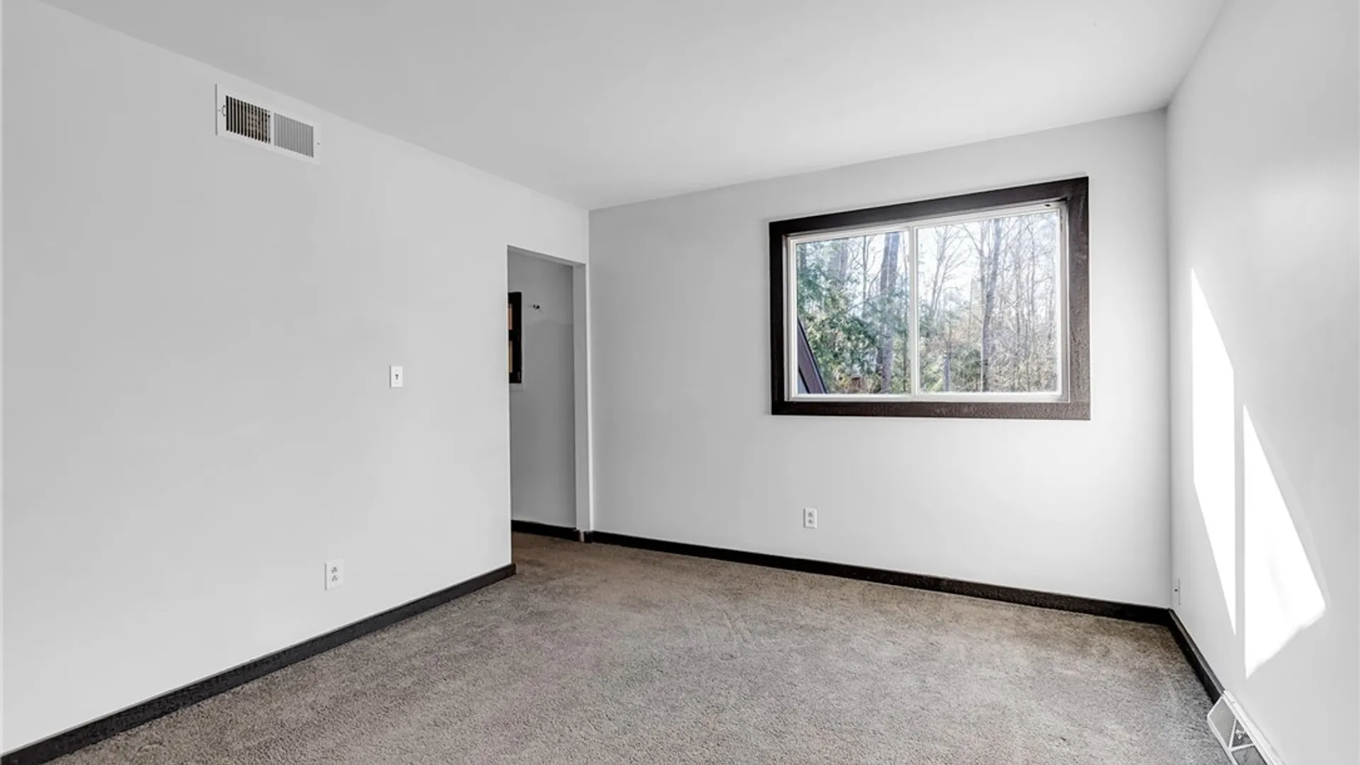 Property at 28 Woodstock Road, Concord, NY 14069 29