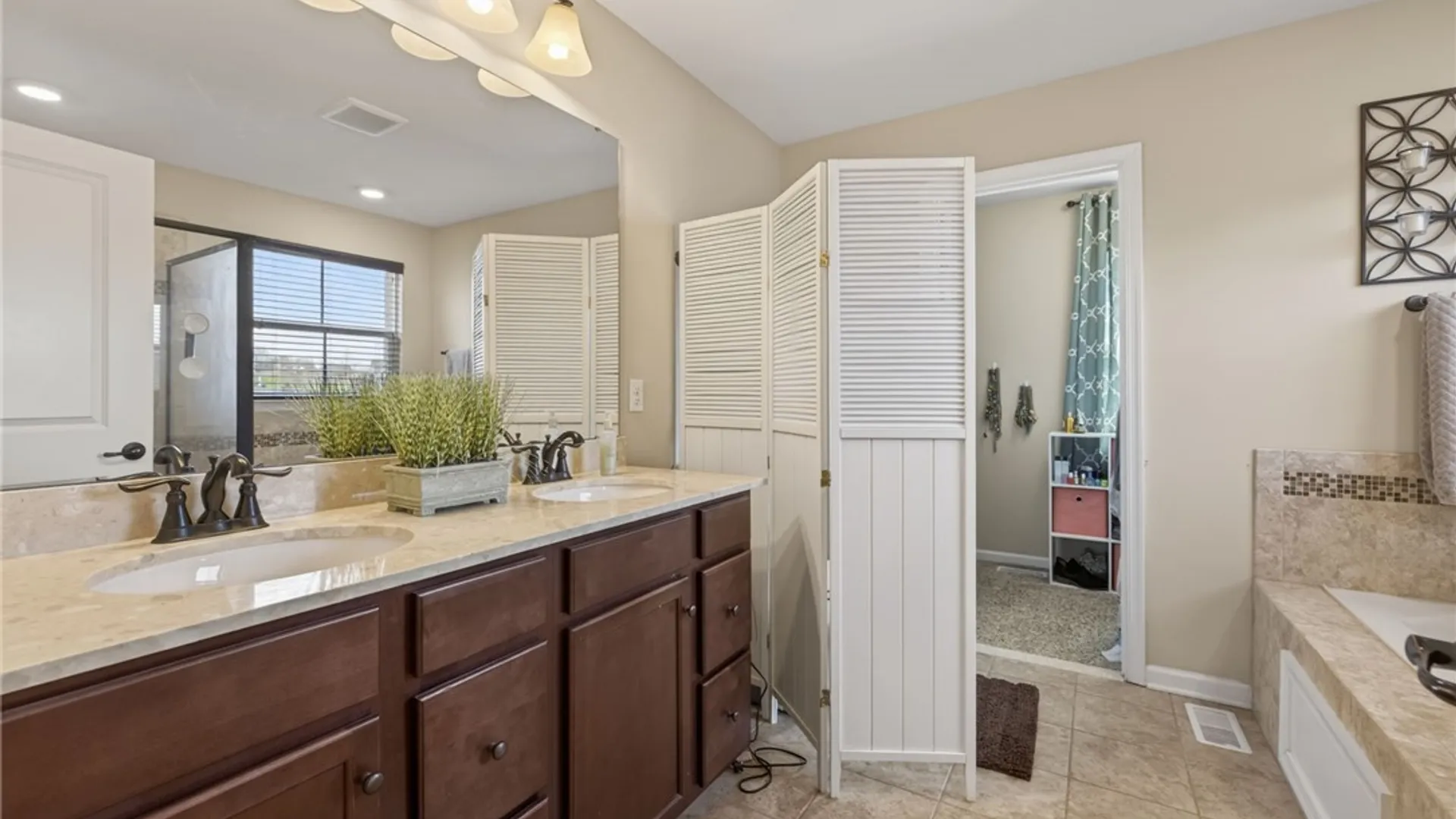 Property at 1071 Azzano Circle, Victor, NY 14564 28