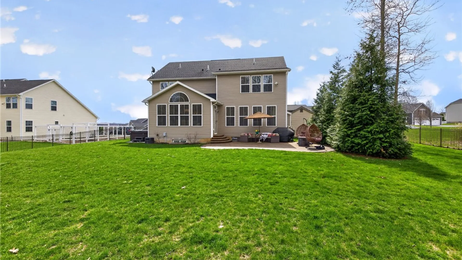 Property at 1071 Azzano Circle, Victor, NY 14564 36