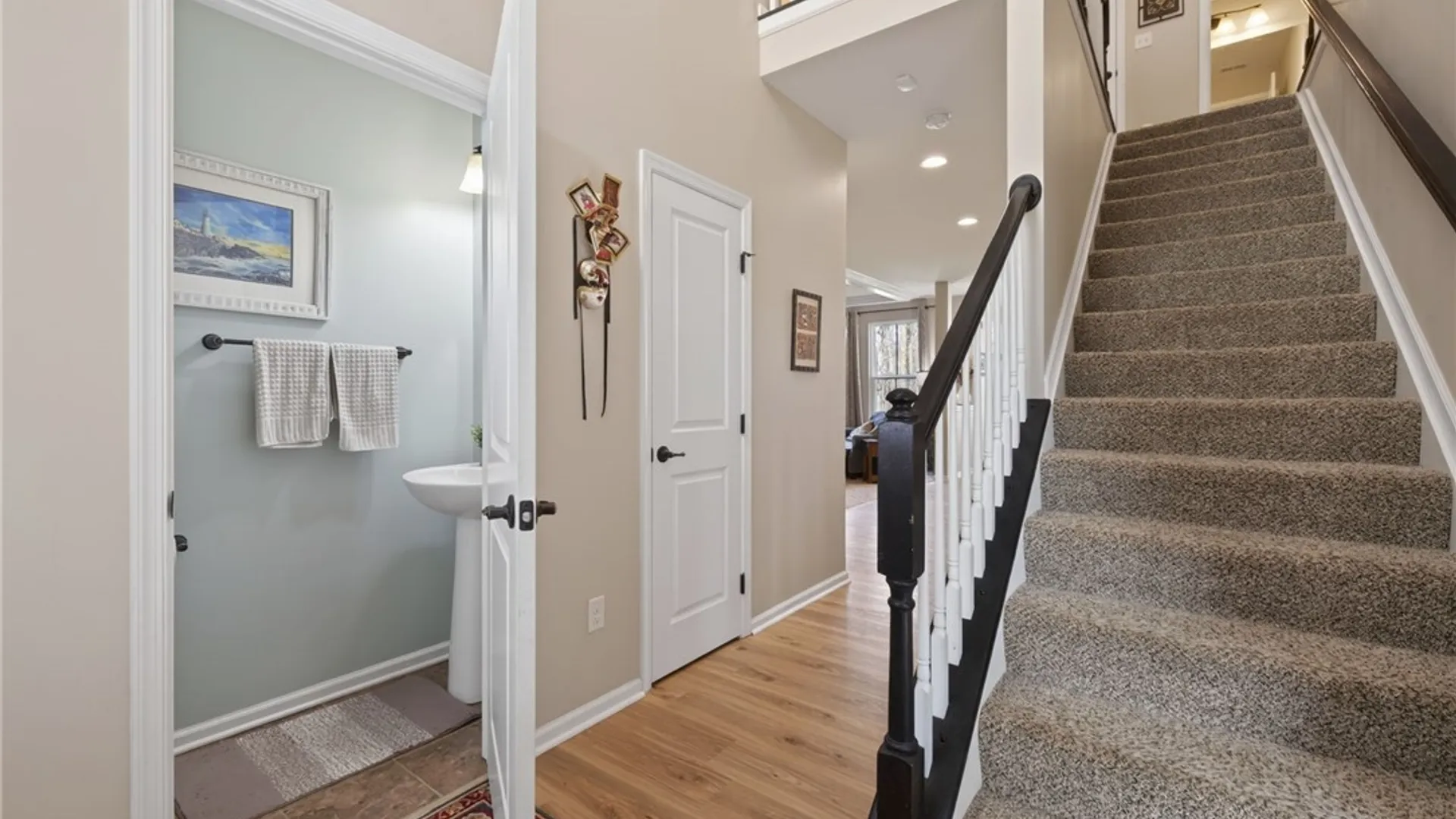 Property at 1071 Azzano Circle, Victor, NY 14564 4