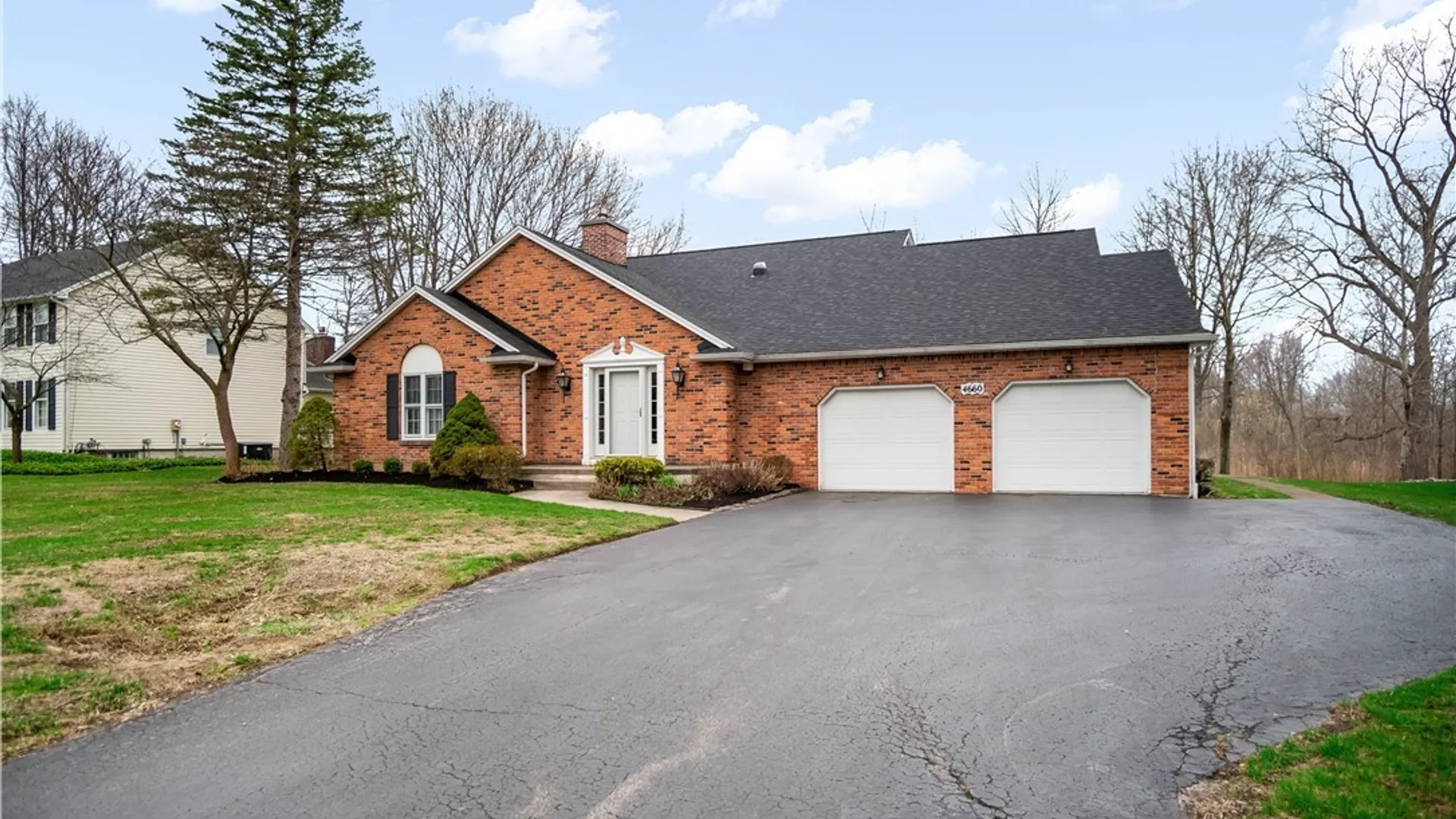 Property at 4660 Oakwood Lane, Clarence, NY 14031 3