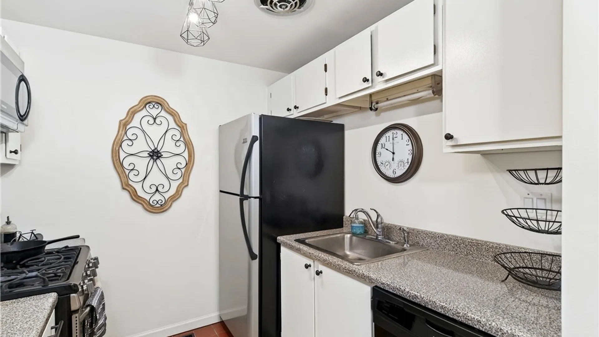 Property at 27 Mariner Street, Buffalo, NY 14201 17