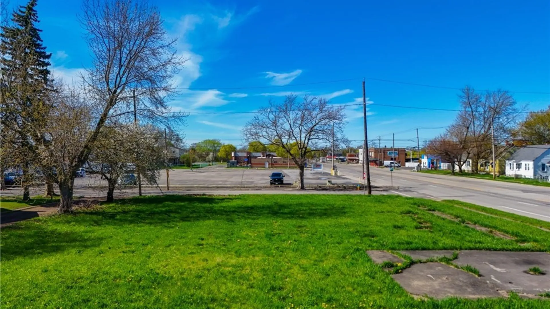 Property at 39 Hyde Park Boulevard, Niagara Falls, NY 14303 12