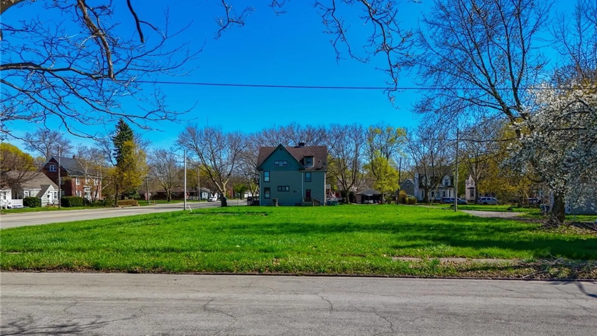 Property at 39 Hyde Park Boulevard, Niagara Falls, NY 14303 2