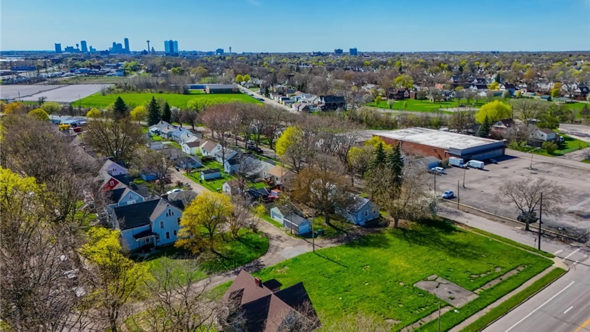 Property at 39 Hyde Park Boulevard, Niagara Falls, NY 14303 8