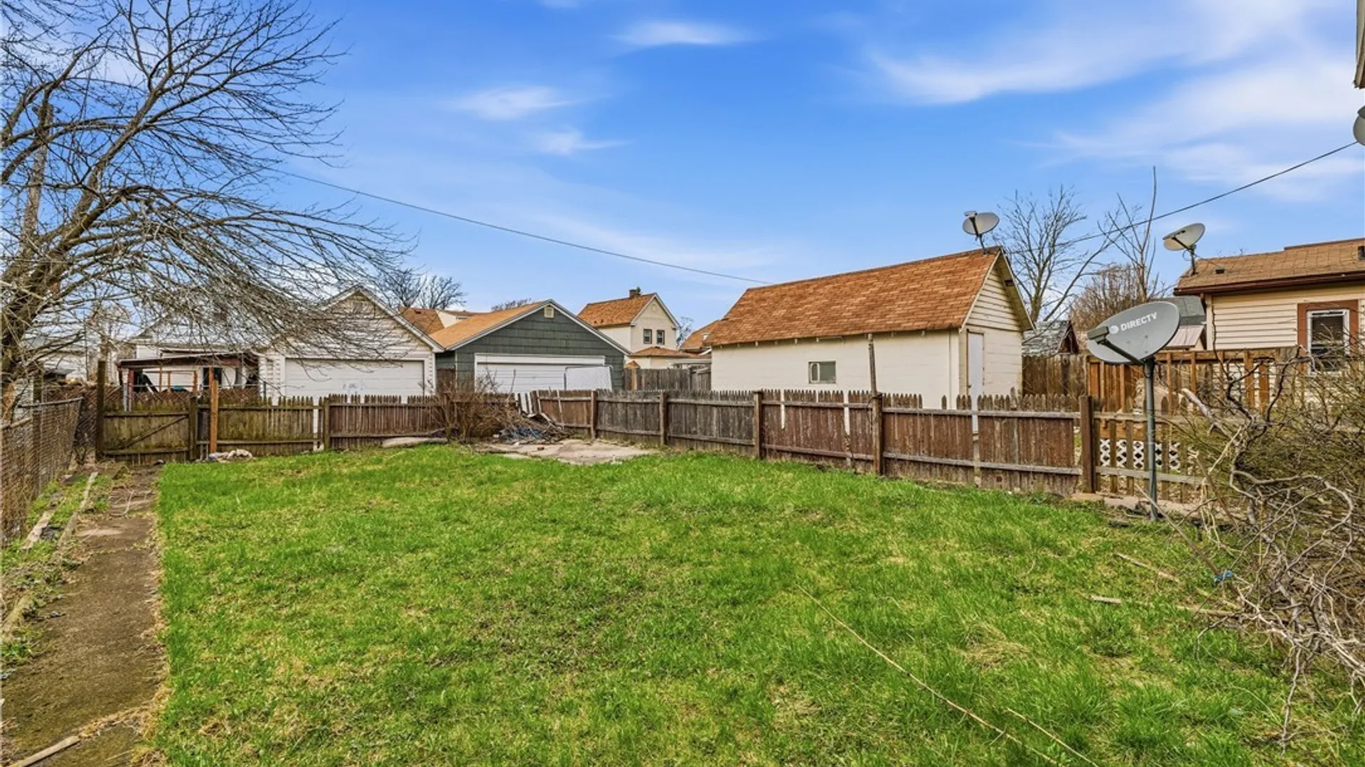 Property at 416 26th Street, Niagara Falls, NY 14303 4