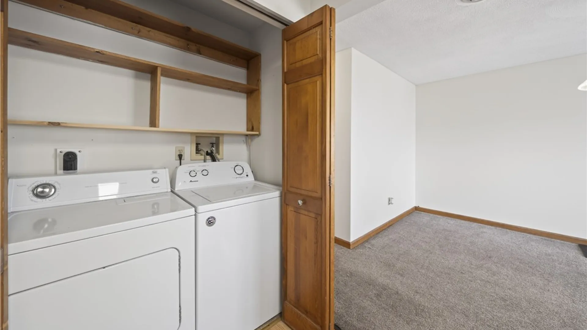 Property at 208 Oak Street, Syracuse, NY 13203 17