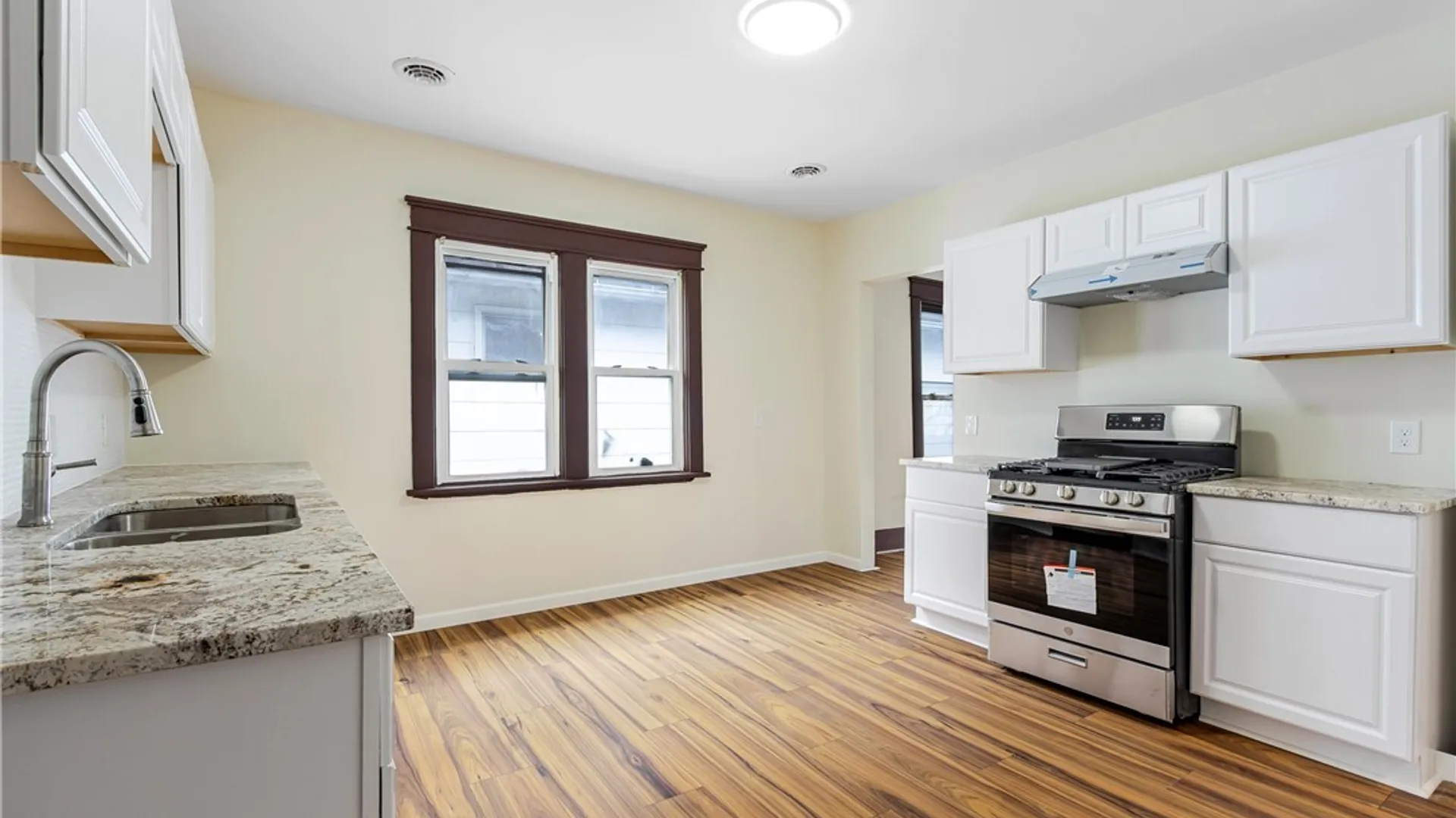 Property at 25 Hartman Place, Buffalo, NY 14207 27