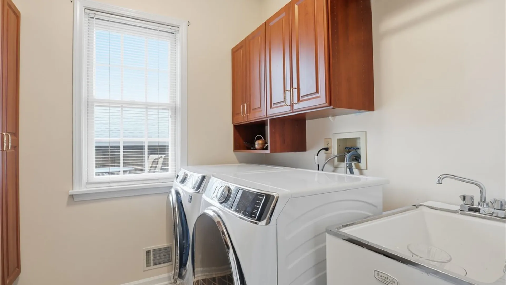 Property at 105 Fiddlers, Penfield, NY 14526 26