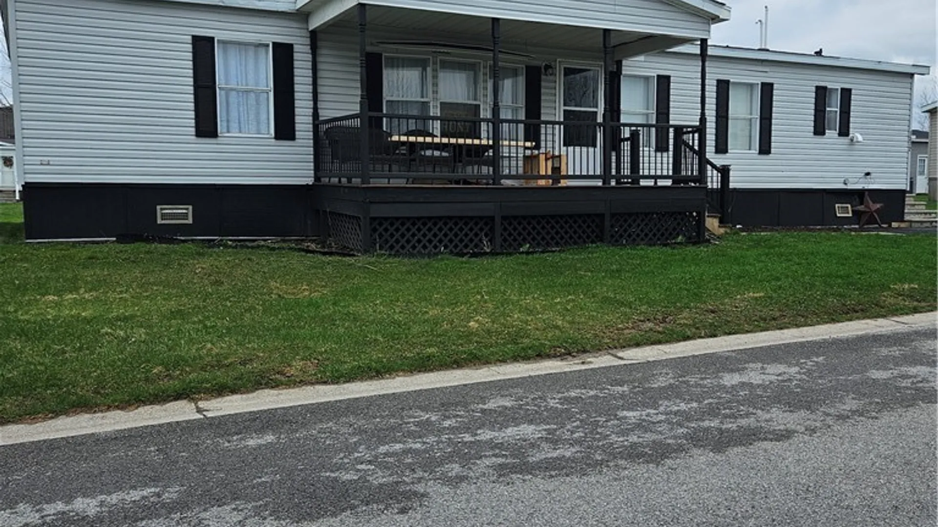 Property at 1372 Chestnut Street, Alden, NY 14001 2