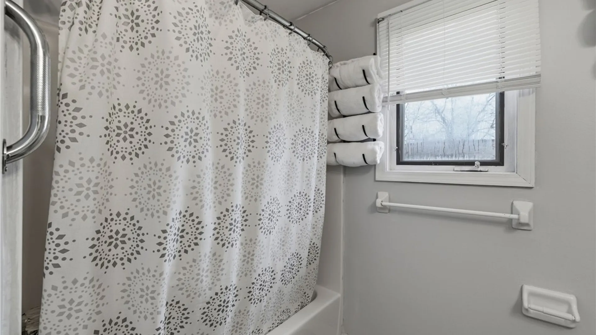 Property at 159 Glenwood Avenue, Buffalo, NY 14208 15