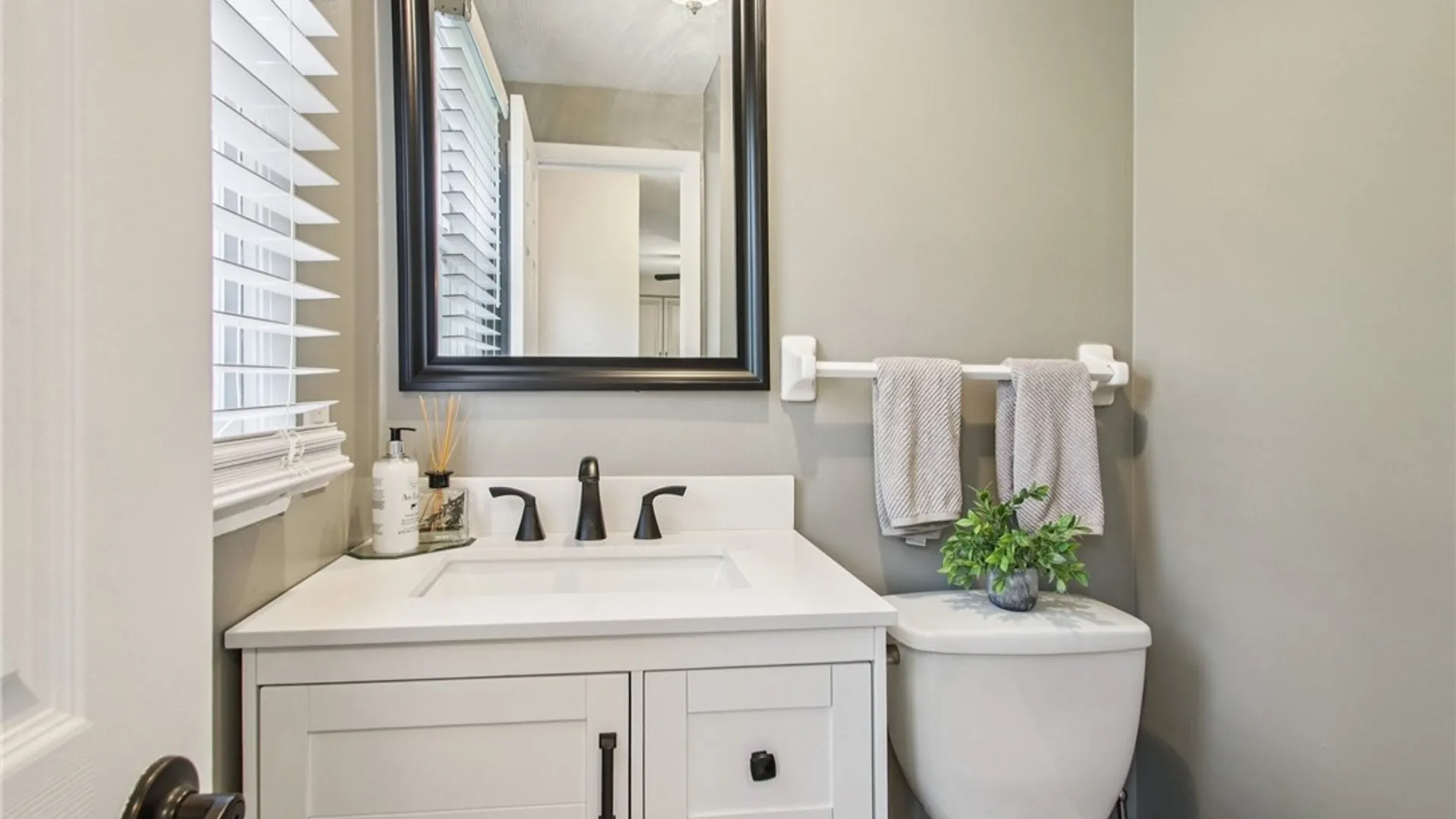 Property at 173 Eaton Road, Irondequoit, NY 14617 17