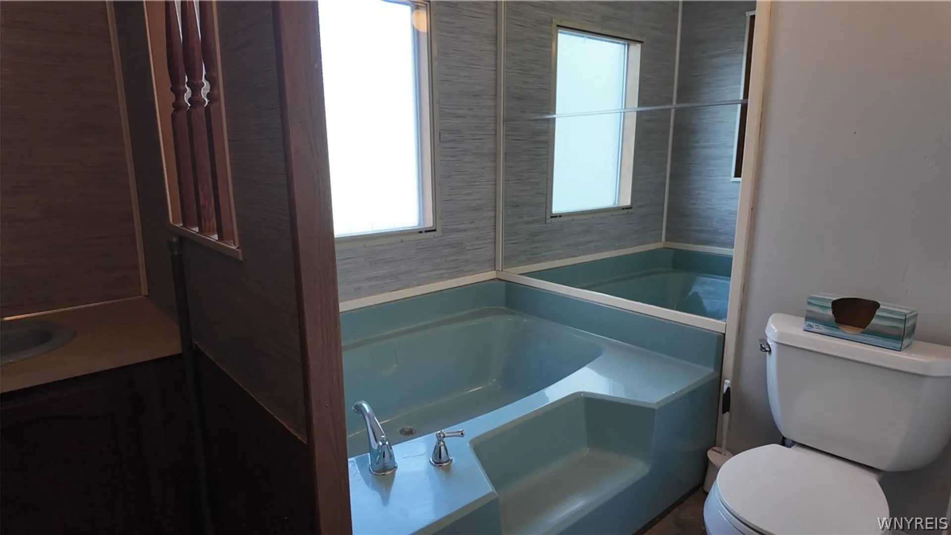 Property at 13 Rippleway Drive, Hamburg, NY 14075 10