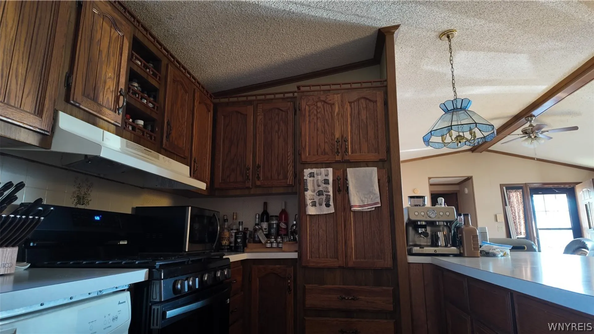 Property at 13 Rippleway Drive, Hamburg, NY 14075 4