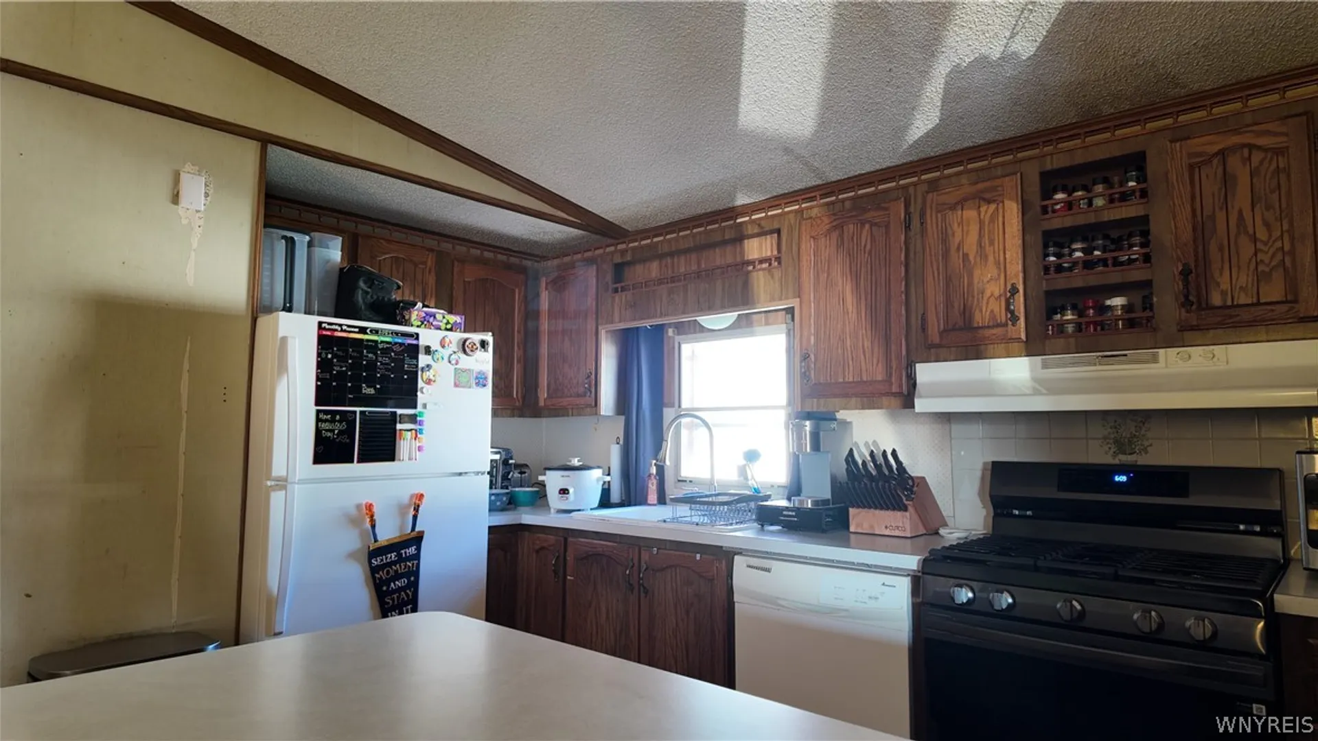 Property at 13 Rippleway Drive, Hamburg, NY 14075 5