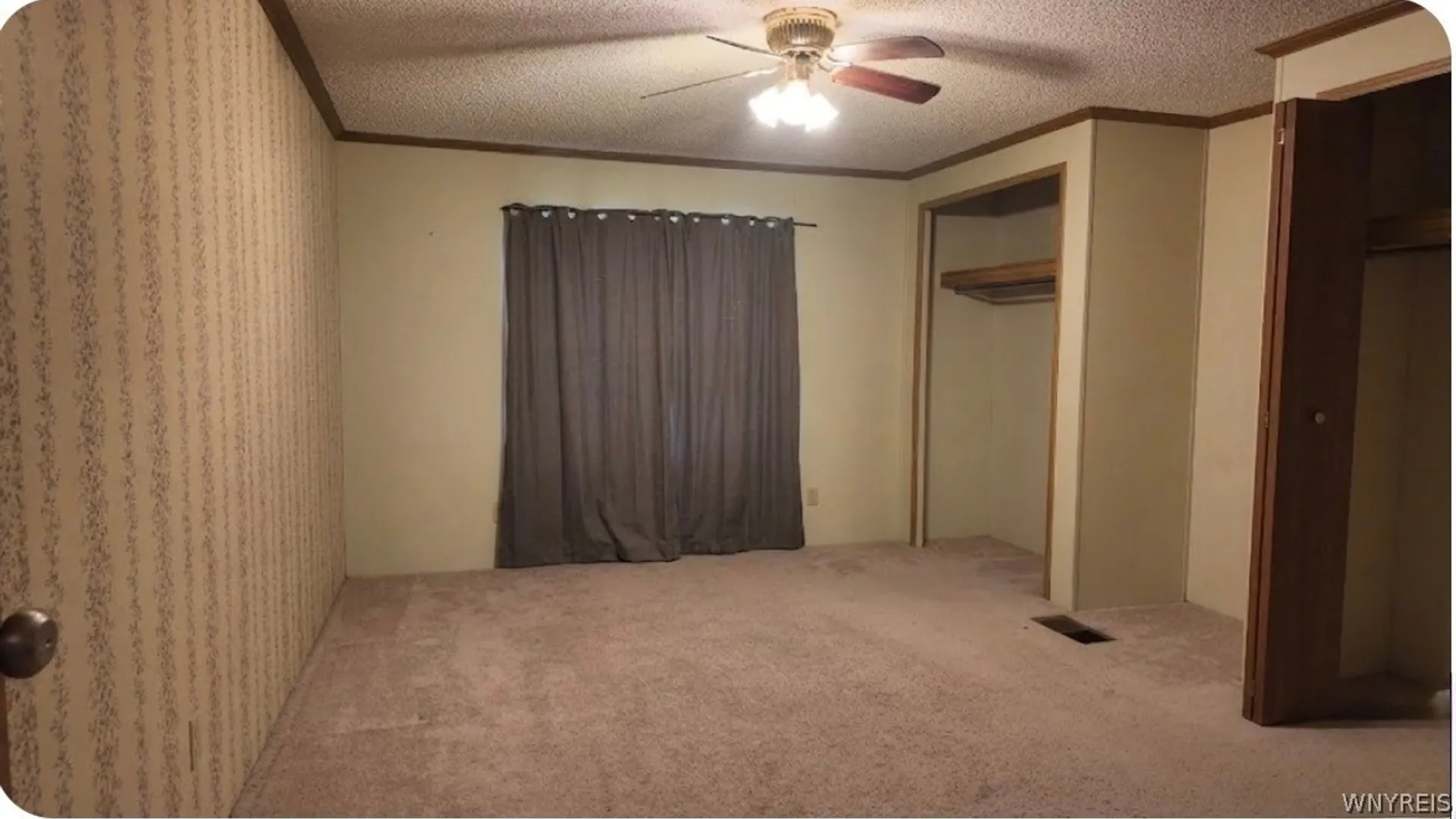 Property at 13 Rippleway Drive, Hamburg, NY 14075 9