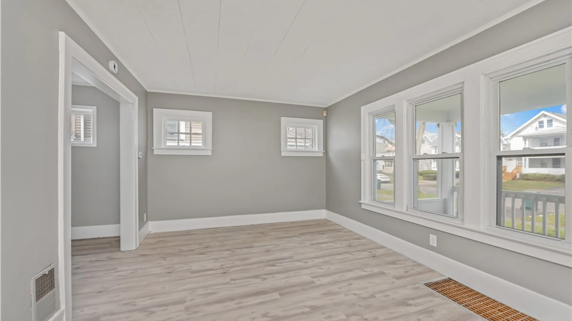 Property at 961 Arnett Boulevard, Rochester, NY 14619 5