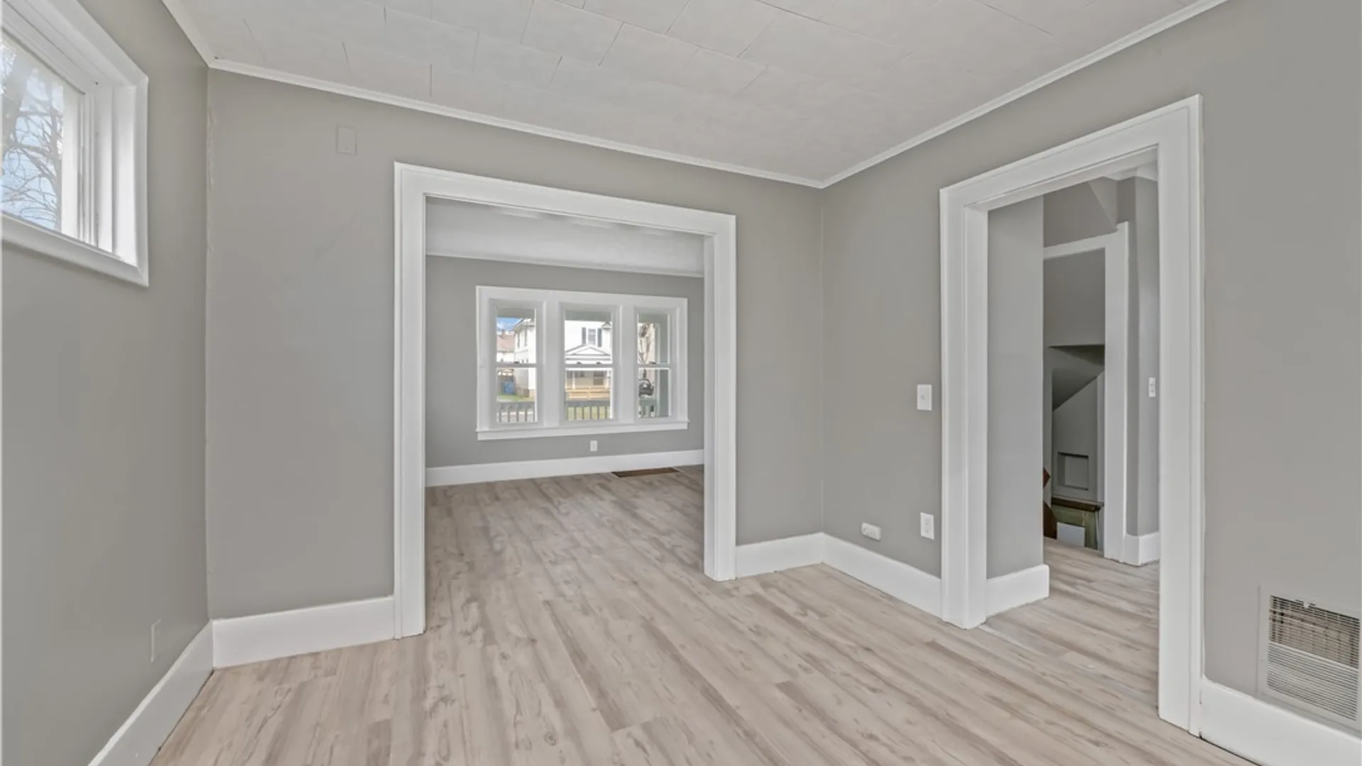 Property at 961 Arnett Boulevard, Rochester, NY 14619 9