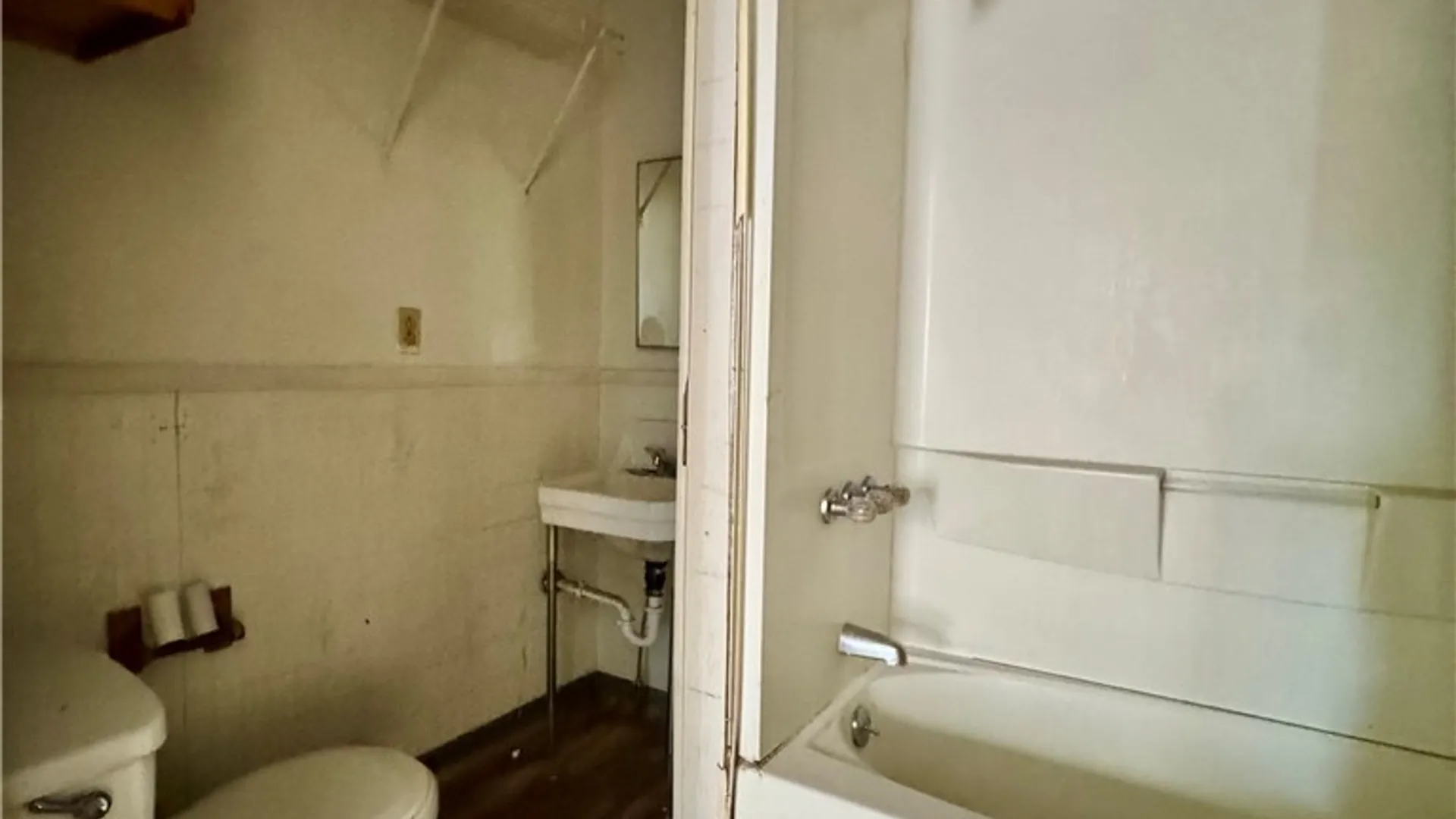 Property at 2022 La Salle Avenue, Niagara Falls, NY 14301 23