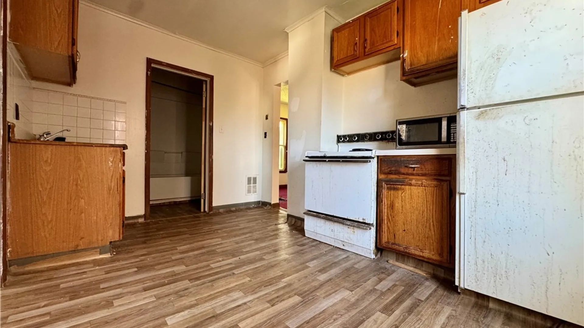 Property at 2022 La Salle Avenue, Niagara Falls, NY 14301 8