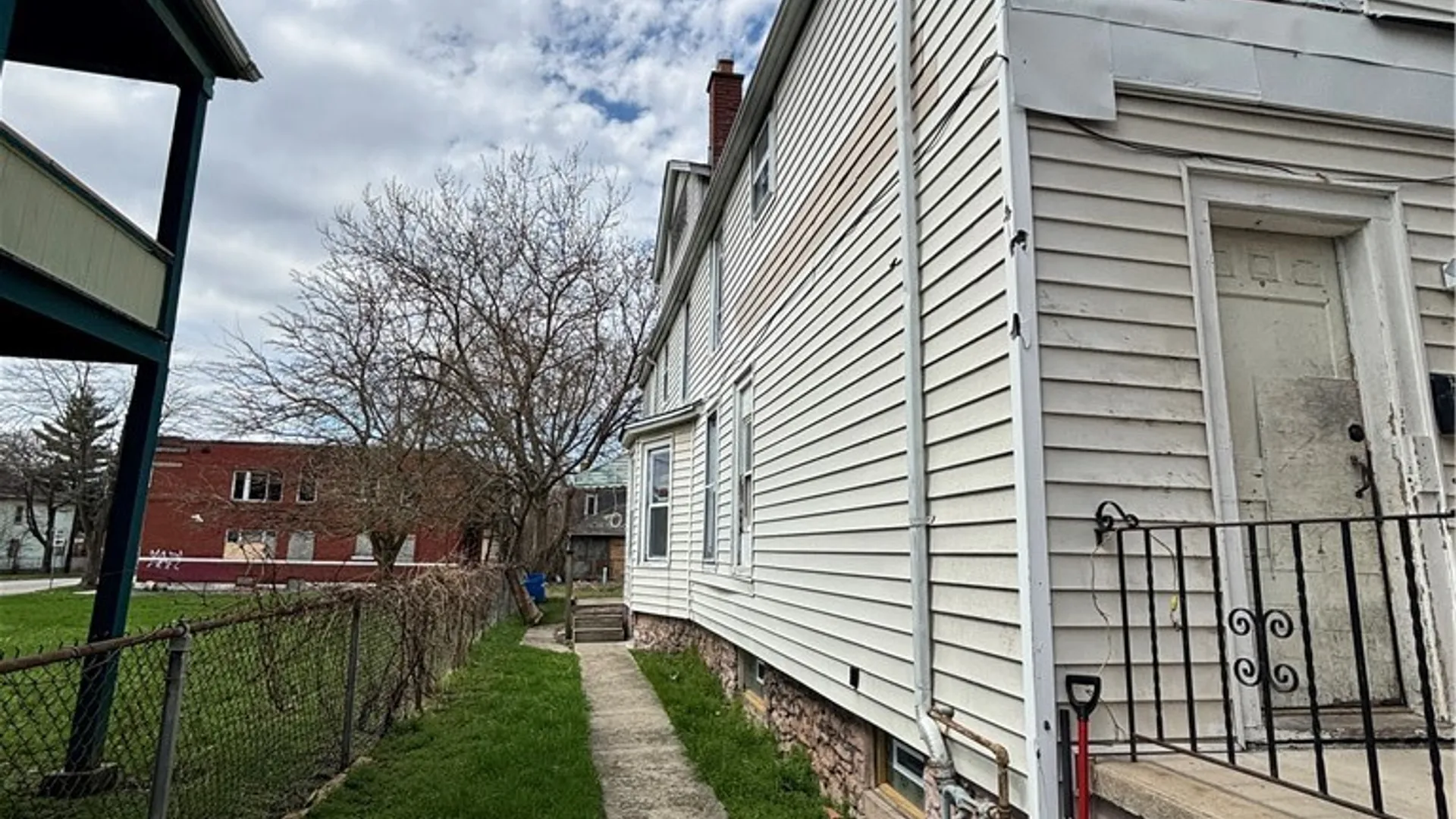 Property at 510 6th Street, Niagara Falls, NY 14301 2