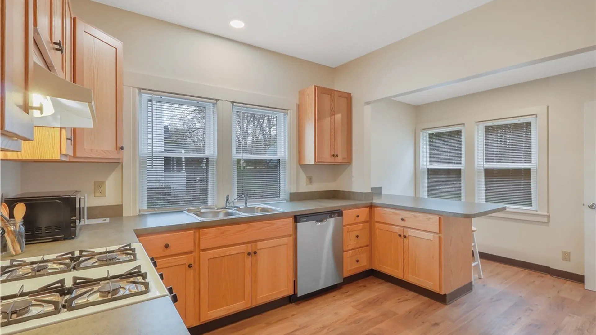 Property at 209 Richfield Avenue, Syracuse, NY 13205 15
